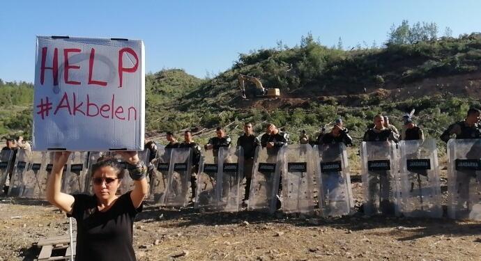 Akbelen direnişçileri: Toprağımız duruyor, doğamıza sahip çıkalım