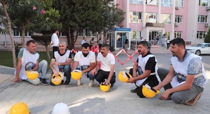 Madenciler arkadaşları için eylemde