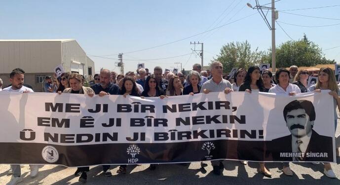 Katledilen siyasetçi Mehmet Sincar mezarı başında anıldı