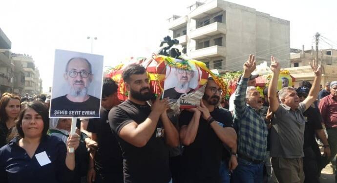 Evran ve YPG’li Qamişlo’yu binler uğurladı: Halkının sesini dünyaya ulaştırdı