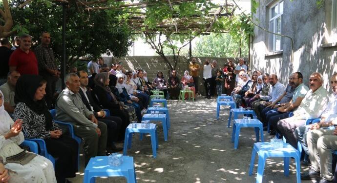 İnan ailesine kitlesel ziyaret: Düşmanlığa karşı direnmek meşrudur