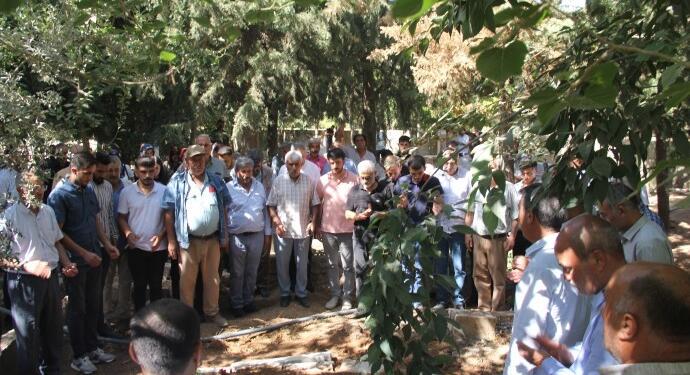 Demir’in mezarına kitlesel ziyaret: Ablukada defin istemiyoruz