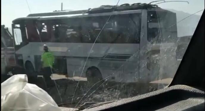 Mültecileri taşıyan otobüs kaza yaptı: 5 ölü, 35 yaralı