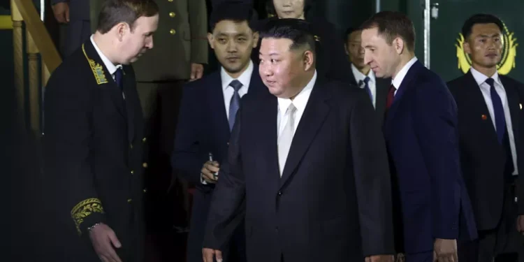Putin, Kim Jong Un’u uzay üssünde karşıladı