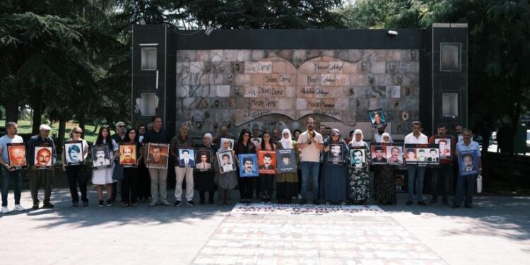 Kayıp yakınları Sincar ve Özdemir’in akıbetini sordu