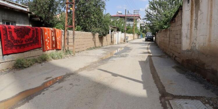 Kadınlar kayyumdan şikayetçi: Selden sonra yollar düzeltilmedi