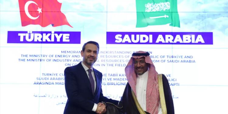 Suudi Arabistan GES ve RES için geliyor