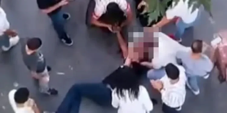 Amed’de susturuculu tabanca ile saldırı