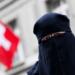 İsviçre’de burka yasaklandı