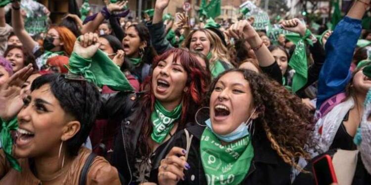 Kürtajın önündeki engellerin kalkması için küresel çapta kampanya