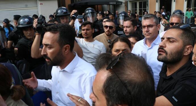 İstanbul’da KDP protestosu: İki kişiye 24 saat avukat görüş yasağı