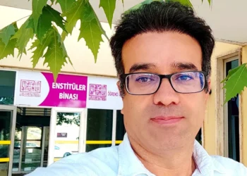 KHK ile ihraç edilen akademisyen Bülbül görevine iade edildi