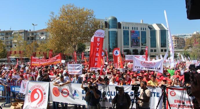 Emekliler Kartal’da buluştu: Emeklilikte insanca yaşamak haktır