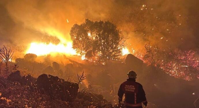 Meletî’de yangın: Evler boşaltıldı