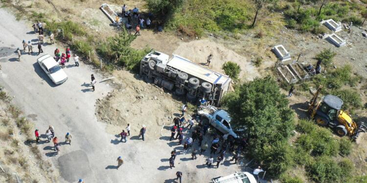 Kamyon mezarlıkta cenaze törenine daldı: Ölü sayısı 6’ya yükseldi