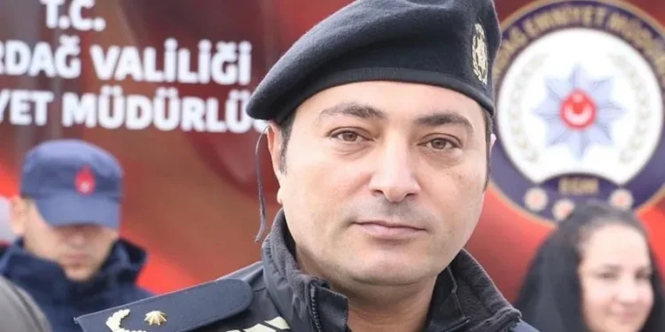 Deprem yardımlarını çalan polis tahliye oldu