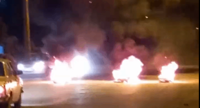 Rejimin tehditlerine rağmen halk sokağa çıktı