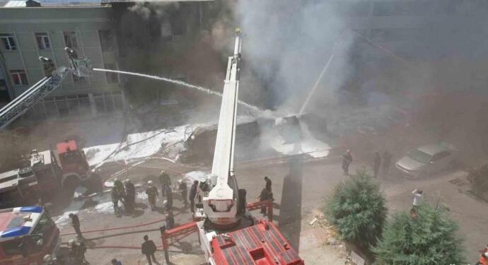 Sanayi Sitesi’nde çıkan yangında 2 işçi yaşamını yitirdi