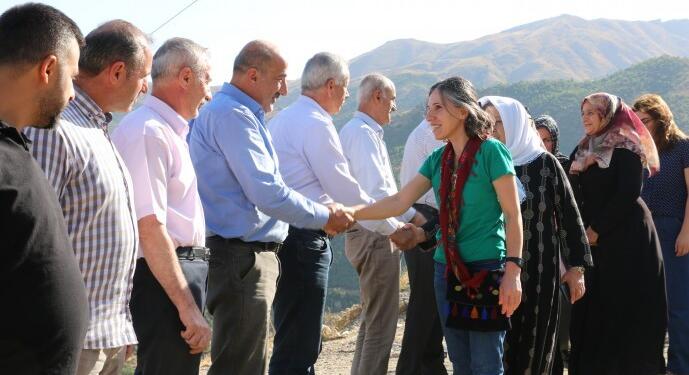 7 yıl sonra tahliye olan Satıcı, Gever’de alkışlarla karşılandı