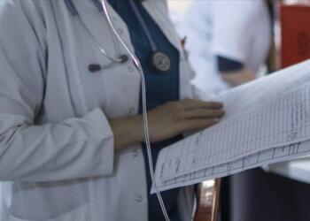 Türkiye’de 100 bin kişiye 218 doktor düşüyor