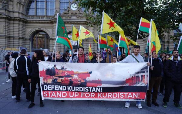 Türkiye’nin saldırıları Avrupa’da protesto edildi