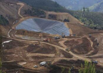 Murat Dağı'nı yerle bir edip siyanürle zehirleyen şirketin alan genişlemesi durdurulurken tehlike geçmiş değil.