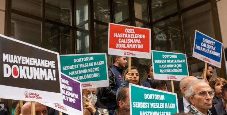 Bakanlık muayenehanelerin kapatılmasını istedi 35 profesör istifa etti