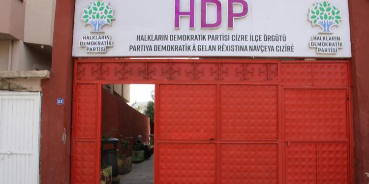 Cizîr’de HDP binasına polis baskını
