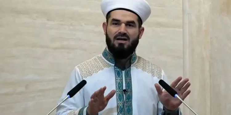 ‘Kokmayan cenaze vardı o da Suriyeliydi’ diyen imam hakkında soruşturma