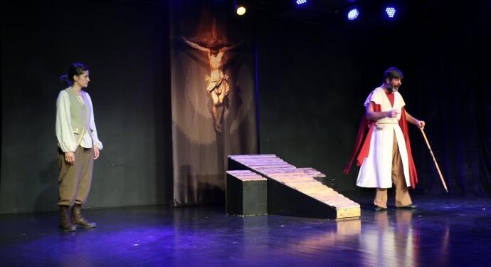 ‘Mirina Jeanne d’Arcê Ya Din’ oyunu ilk gösterimini gerçekleştirdi