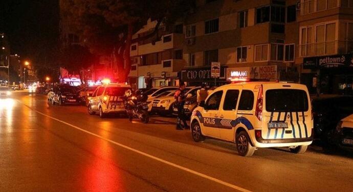 Polis, biri kadın iki kişiyi katletti