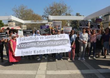 Kadınlar savaş politikalarına karşı alanlara çıktı