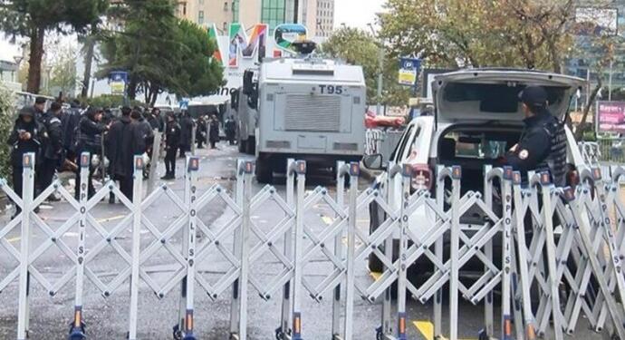 İsrail Başkonsolosluğu’nun çevresi bariyerlerle kapatıldı