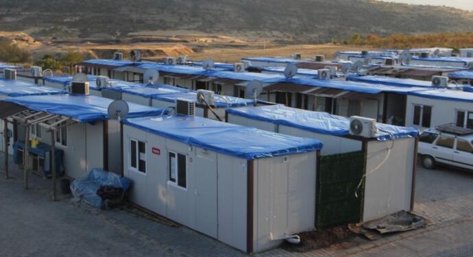 Harmanlı’da depremzedeler kışı konteynerlerde karşılıyor