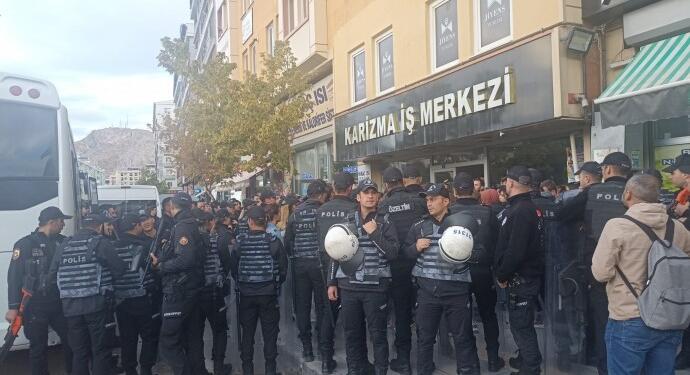 Uzman çavuş tacizini protesto eden kadınlara izin verilmedi