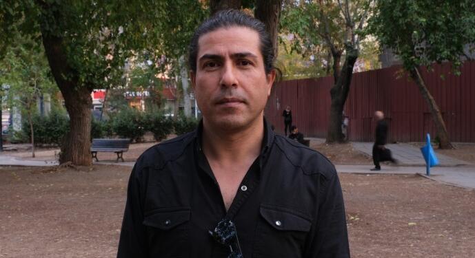 Polisler plakasız bir araçla gazeteci Bulut’un önünü kesip darp etti