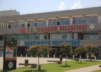 Belediyenin arsalarını satan kayyum 30 muhtarı umreye götürecek