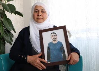 Parmakları mazgala sıkışan hasta tutsak tedavi edilmiyor