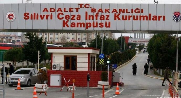 Kürtçe konuşan tutsak linç edilmekle tehdit edildi