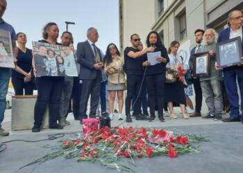 İzmir depreminde hayatını kaybedenler için anma