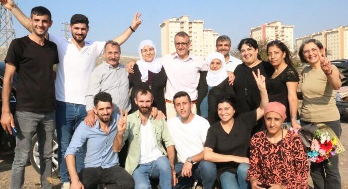 Tahliye olan 30 yıllık tutsak: Biz halkımıza borçluyuz