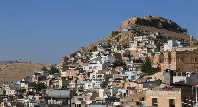 AKP seçim çalışmalarına Kurdistan’dan başladı: Bu kez Mêrdin’de ‘taşımalı seçmen’ hilesi