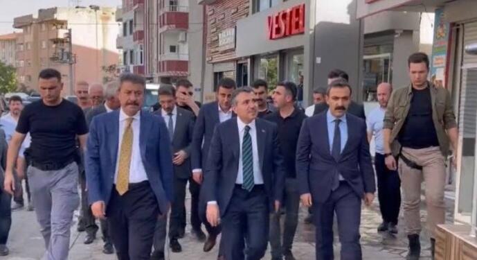 Şırnak Valisi seçim gezilerinde: Vali ve kaymakamlar AKP neferi gibi