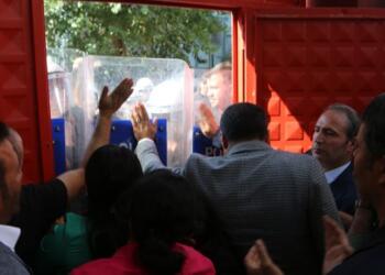 Cizîr’de kayyum protestosu: Cumhuriyet Kürtlerin haklarının gaspı üzerine kuruldu