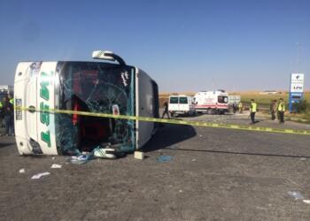 Riha’da kaza: 2 ölü, 25 yaralı