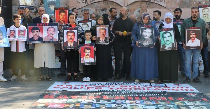 Kayıp yakınları Aydemir ve Gümüş’ün akıbetini sordu