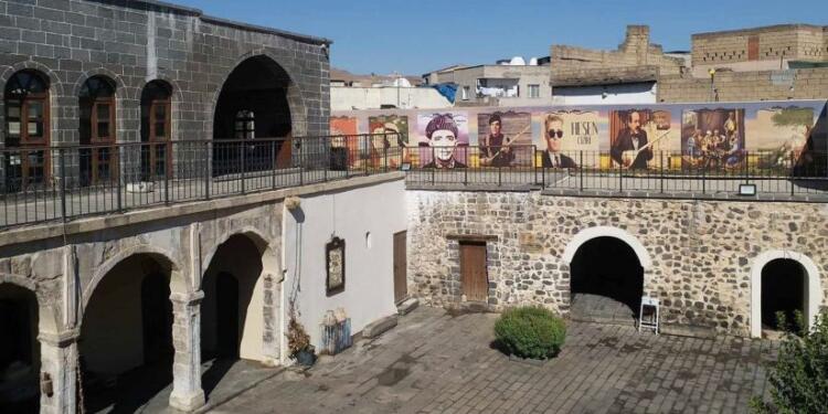 Kayyum Dengbêj Evi’ni Milli Eğitim Müdürlüğü’ne tahsis etti: Yeniden kazanacağız