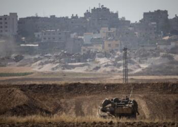 İsrail tankları Gazze girişinde: Hastanelerin boşaltılması istendi