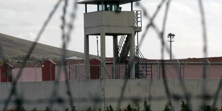 Urfa Cezaevi’nde 2 siyasi tutuklu sürgün edildi