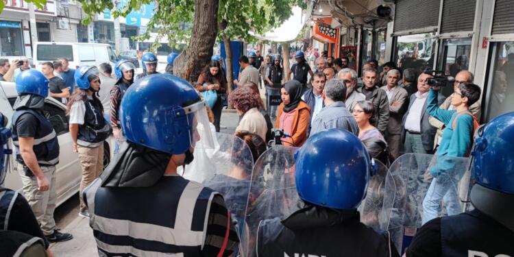 Amed’te komplo protestolarında 92 gözaltı